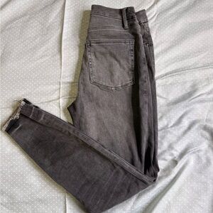 Good American Gray Raw Hem Skinny Jeans size 4/27